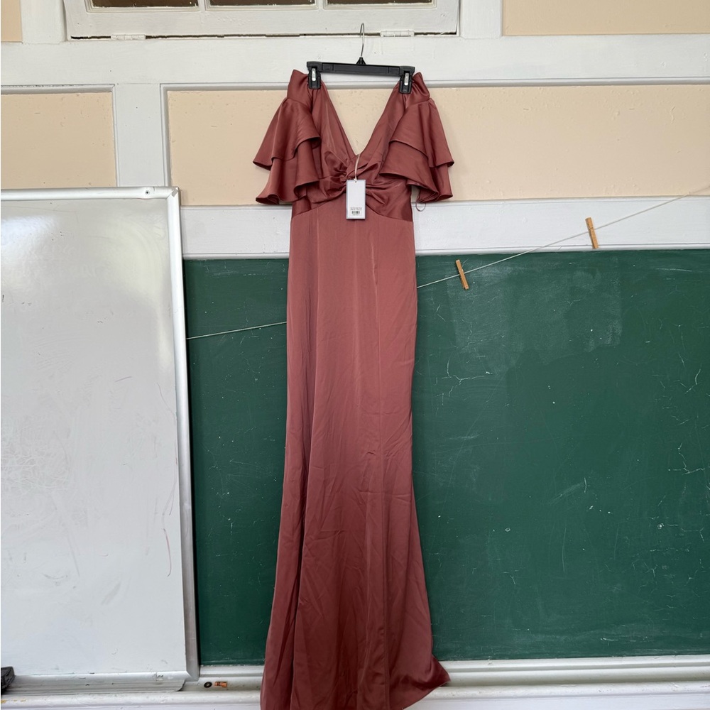 Elegant Ruffled Burgundy Evening Gown